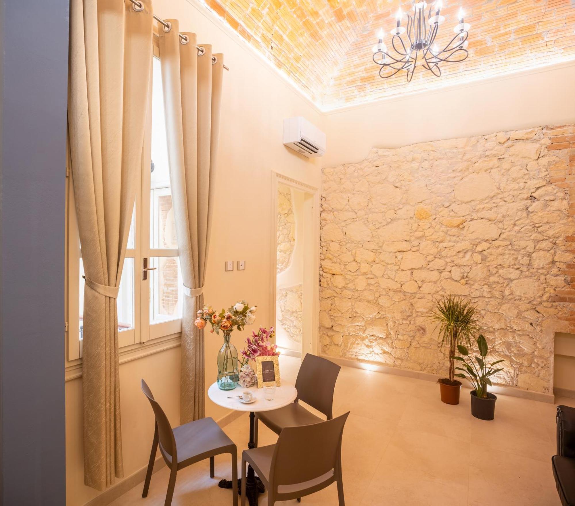 Magnini Rooms Кальяри Экстерьер фото